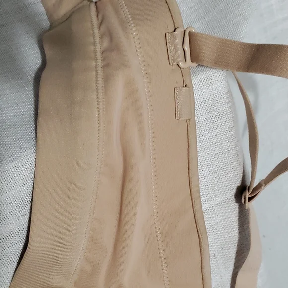 NWOT Cacique Beige Strapless Convertible Bra FREE SHIPPING - Picture 3 of 4